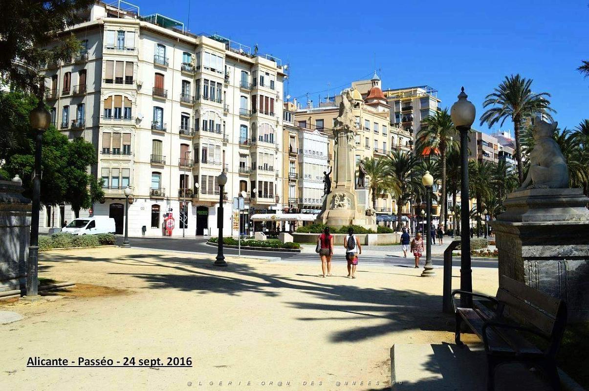 Alicante- Passeo et port 006.JPG